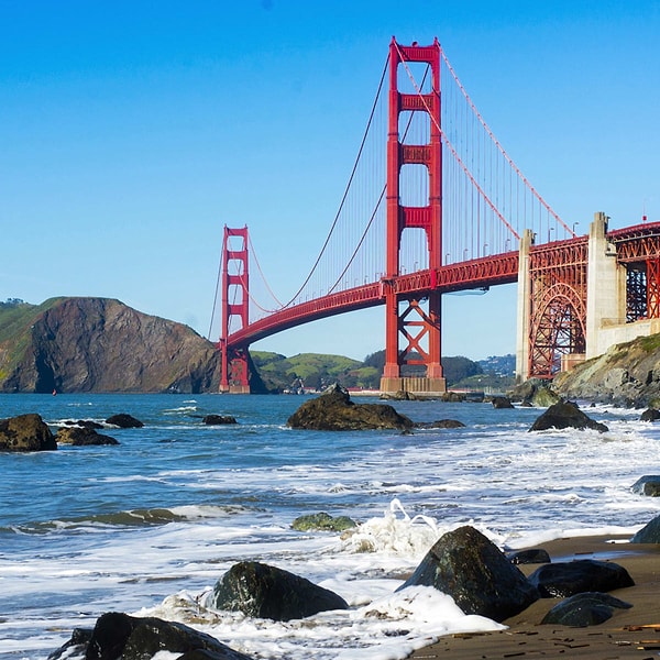 Tarihler 1954'ü gösterdiğinde San Francisco'nun meşhur Golden Gate Köprüsünde haberlere konu olacak bir olay yaşandı.