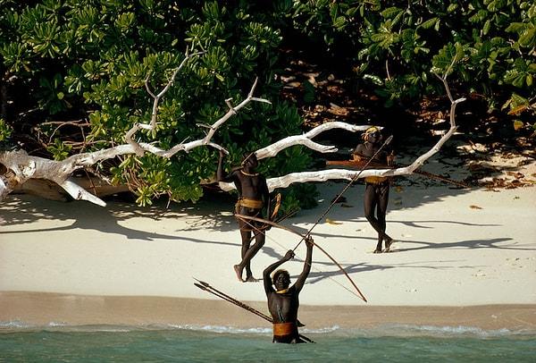 13. Kuzey Sentinel Adası - Andaman Adaları, Bengal Körfezi
