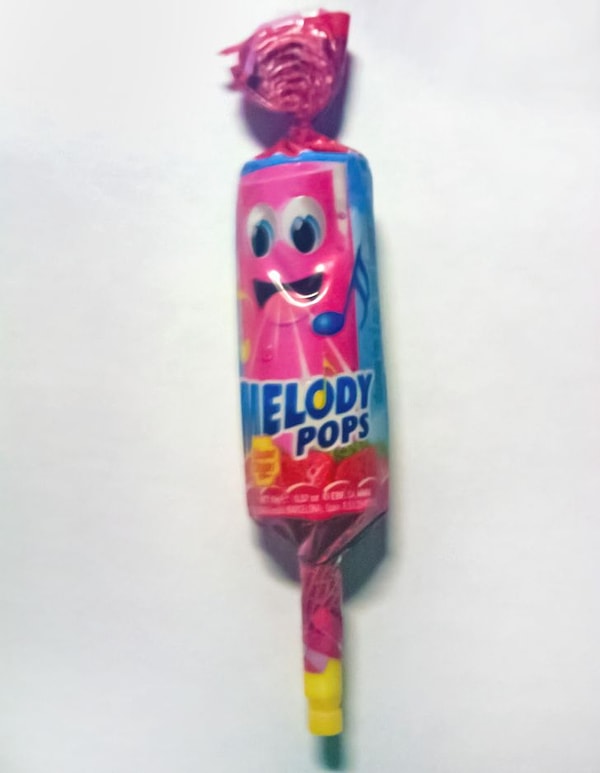 12. И леденец, и игрушка-свисток