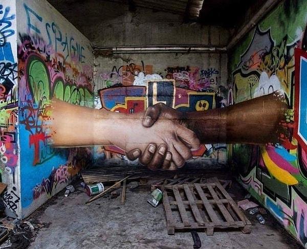 16. İspanya'da 3 boyutlu graffiti yapan sanatçı.