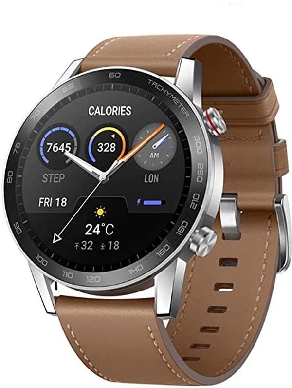 14. Honor Watch Magic akıllı saatin amoled ekranı kaydırma ve dokunma hareketlerini destekliyor. Honor marka akıllı saat, sektörde bir ilk olan teknolojisi sayesinde kullanıcılara -kullanım şekline göre- kesintisiz 2 haftalık pil kullanımı sağlıyor.