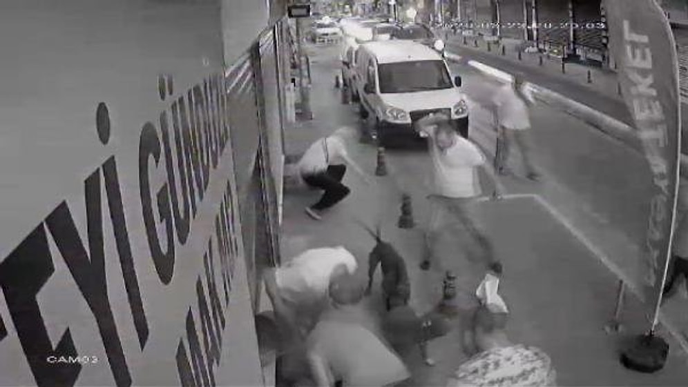 Kadıköy'de Taksiye Köpeğiyle Binmek İstedi, Tekme Tokat Dayak Yedi...