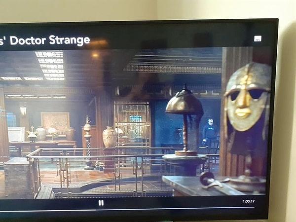 21. "Doctor Strange'i izliyordum ve bir set görevlisinin sahnede göründüğünü yakaladım."