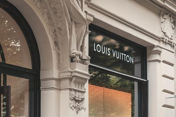 10. Louis Vuitton sandıkları o kadar popülerdir ki sahteleri üretilmeye başlanmıştır.