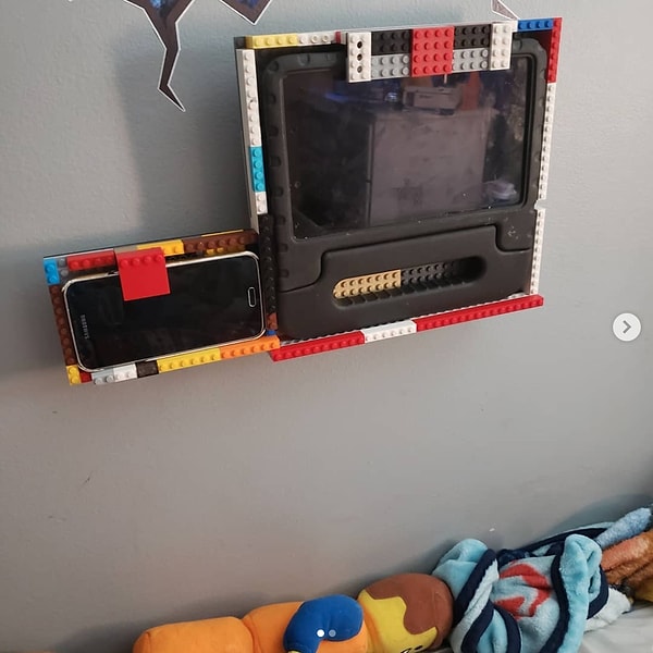 6. И еще один - для дома (чуть более ресурсозатратный)! Тут вам понадобятся кусочки Лего вместо пластиковой вилки.