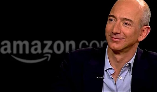 8. 1999 yılında Bezos ilk büyük ödülünü Time onu "Yılın İnsanı" seçtiğinde almıştı.