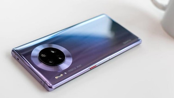 Huawei son zamanların popüler markası haline gelmişken dört gözle beklenilen yüksek fiyatlı telefonunu duyurdu