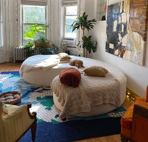 18. Мягчайший диван с отделкой из овечьей шерсти в форме облака - мечта любого домоседа и его котов/собак!