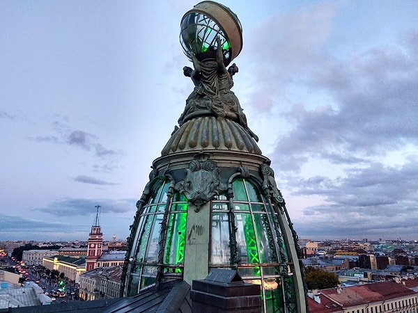 7. В каком городе находится эта постройка?