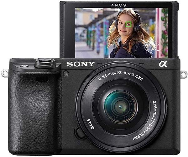 3. Hepimizin birer amatör fotoğrafçıya dönüştüğü çağımızda işi bir adım ileri götürmek isteyenler için harika bir fırsat var. Sony fotoğraf makinesini şu anda 1389 TL indirimle alabilirsiniz.