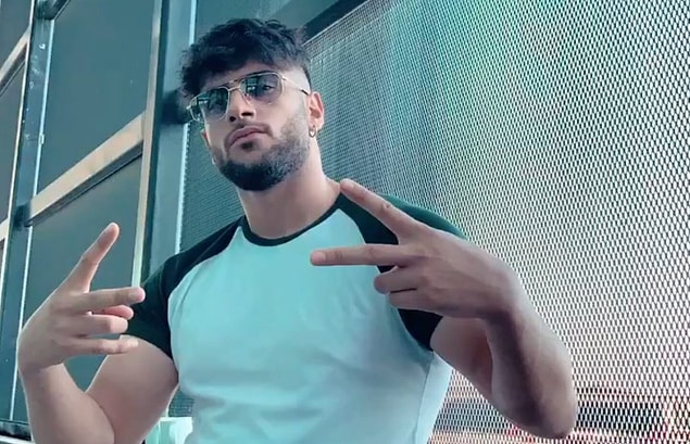 Son dönemde çıkardığı singlelarla konuşulan bir diğer YouTuber'ımız Yusuf Aktaş nam-ı diğer Reynmen'e gelelim.