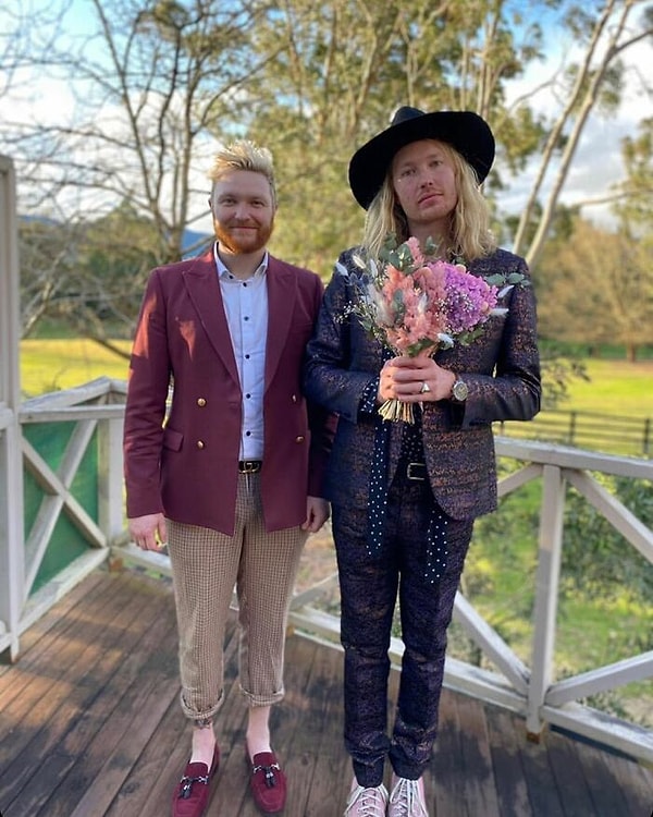 10. Братья или пара?