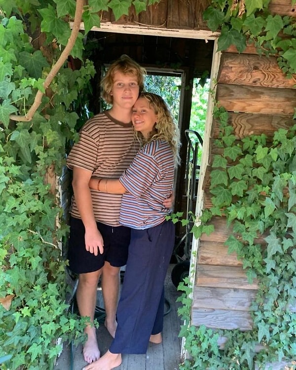 14. Брат с сестрой или пара?