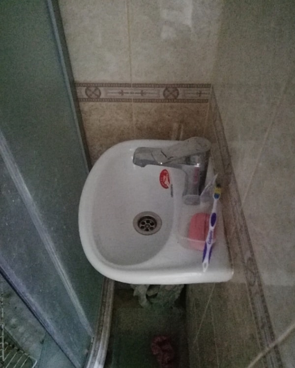 4. Раковина как бы есть, но ее как бы и нет