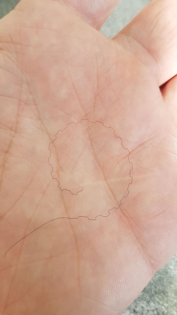 16. Что случится, если волосы застрянут в молнии