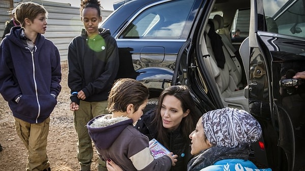 Шайло уже сопровождает свою мать