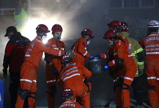Yıkılan Rıza Bey Apartmanı’nın Eski Yöneticisi: 'Zeminden Endişelendik, Kimse Bir Araya Gelemedi'