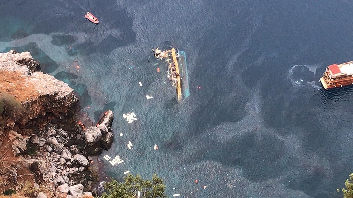 Antalya'da Tur Teknesi Battı: 37 Kişi Kurtarıldı, 1 Kişinin Cesedine Ulaşıldı