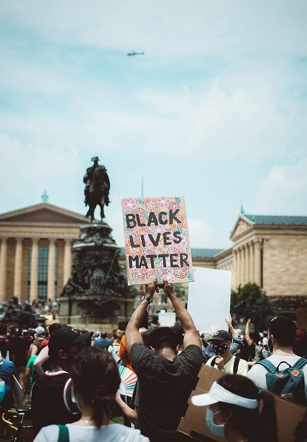 16. Siyahilere uygulanan şiddet dolayısı ile düzenlenen 'Black Lives Matter' protestolarının yüzde 93'ü barışçıl ve sorunsuz protestolardı.