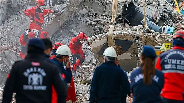 Türkiye'nin dört bir yanından insanımız depremde evi yıkılan veya ağır hasar alan vatandaşlarımız için seferber oldu.