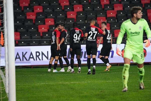 Kalan dakikalarda başka gol olmayınca 3 puan Gaziantep FK'nın oldu.