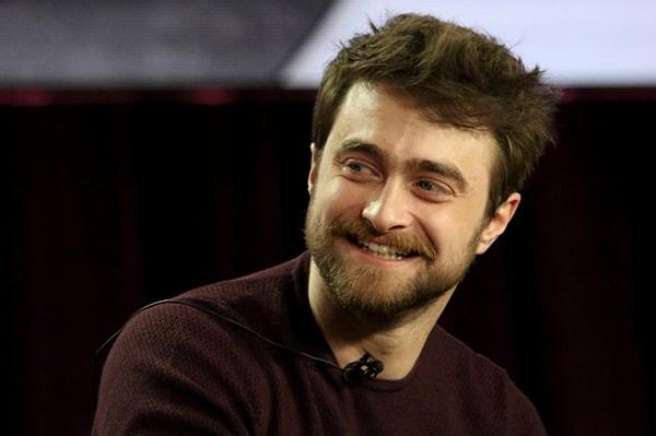 1. Daniel Radcliffe'in bugüne kadar bir rol için yaptığı en garip şey poposuna ağda yaptırmak olmuş.