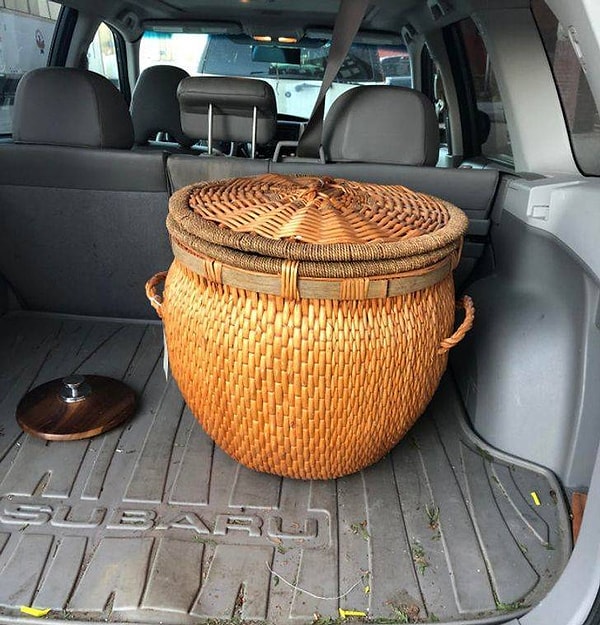 6. "Нашел новехонькую корзинку в мусорном баке. На ней даже сохранилась этикетка!"