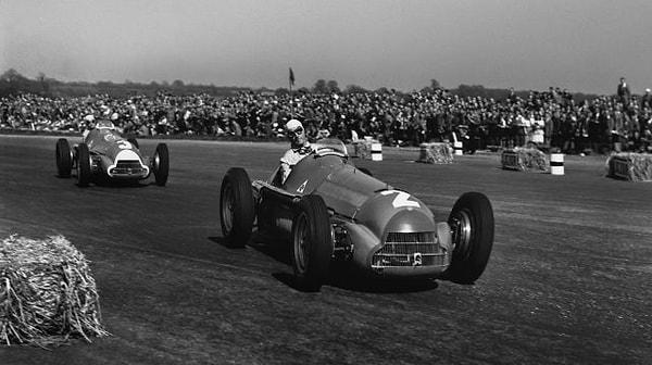 4. Kökeni 1920 ve 30'larda yapılan Avrupa Grand Prix motor yarışlarına dayanır ve Formula 1 ismi II.Dünya Savaşı sonrasında belirlenen kuralların ismidir.