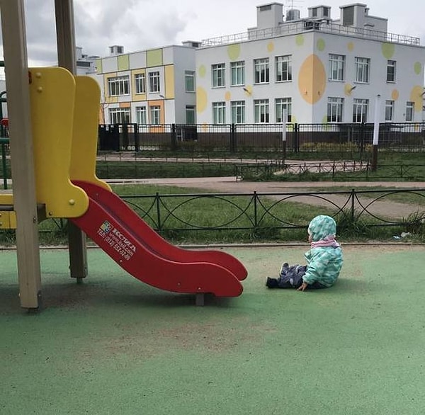 7. "Собрались с дочкой на прогулку. Судя по ее настроению, у нее были несколько другие планы".