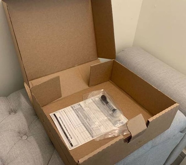 11. "Коробка для пары шнурков".