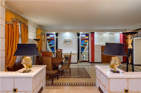 11. Такая цена на первый взгляд может показаться довольно высокой, но для настоящего фараона, достойного такой роскоши, это, наверное, мелочь :)