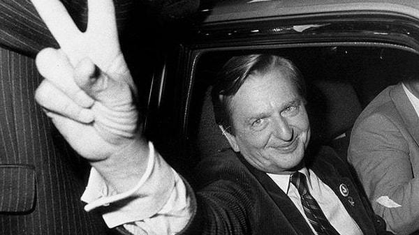 İsveç'in uluslararası alanda önde gelen başbakanı Olof Palme suikaste uğradı.