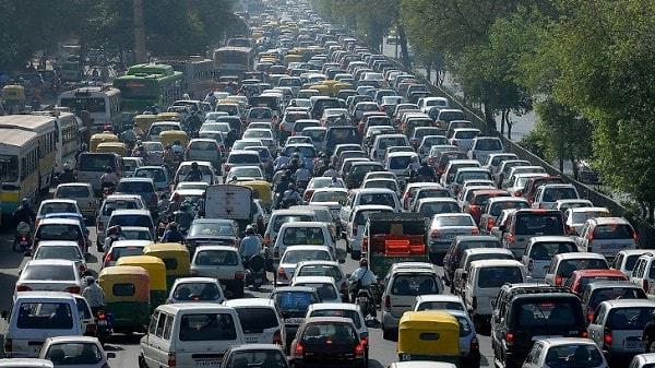 5. 2010 yılında Çin'de 12 gün süren bir trafik sıkışıklığı meydana gelmiş ve araç kuyruğu 100 km'yi bulmuştu.