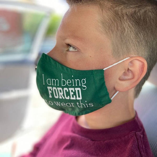 10. "Меня заставили носить эту маску".