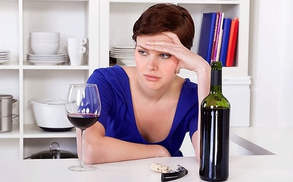 7. Из всех популярных алкогольных напитков красное вино больше остальных вызывает сонливость.
