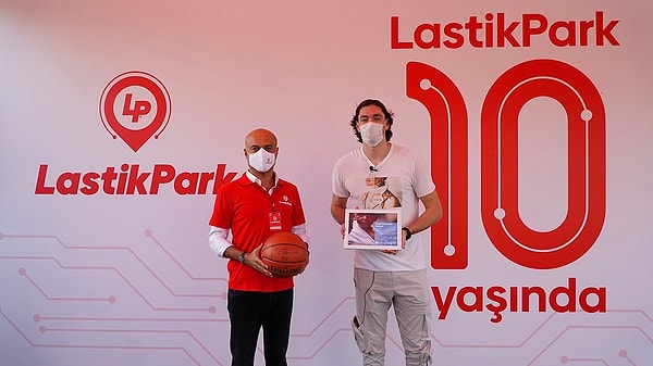 Etkinlik gününün kamera arkası görüntüleri ve tüm detayları LastikPark sosyal medya hesaplarında takipçileriyle paylaşıldı.