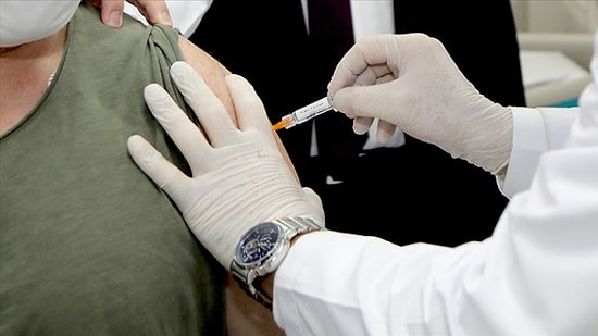 Sağlık Bakanı Koca 4 Aşamalı Aşı Planını Açıkladı: 'Öncelik Sağlık Çalışanları ve 65 Yaş Üstünde'