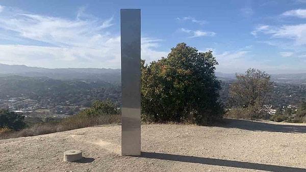 Hemen ardından da Kaliforniya'da bir monolit daha bulundu fakat bu da diğer 3 monolit gibi ortadan kayboldu.
