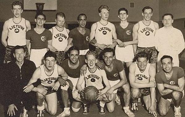 12. 1947'de yapılan şampiyona, EuroBasket tarihinin en az takımın katıldığı turnuva oldu.