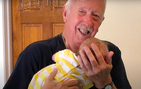 «В летние месяцы для нашей семьи устраивали вечеринки у бассейна ...