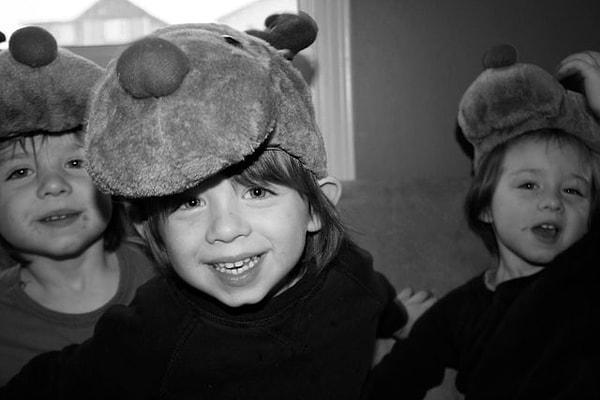 15. "Ortadaki 3 yaşındaki Julian. Fotoğraf çekildikten 7 saat sonra hayatını kaybetti."
