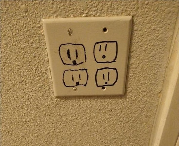 14. "Когда я планировать снять эту квартиру, мне говорили, что в ванной есть розетка".