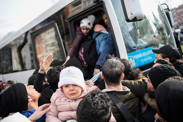 28 Şubat – İdlib saldırısının ardından Türkiye'nin sınırları açmasıyla birlikte binlerce mülteci Edirne'ye doğru harekete geçti