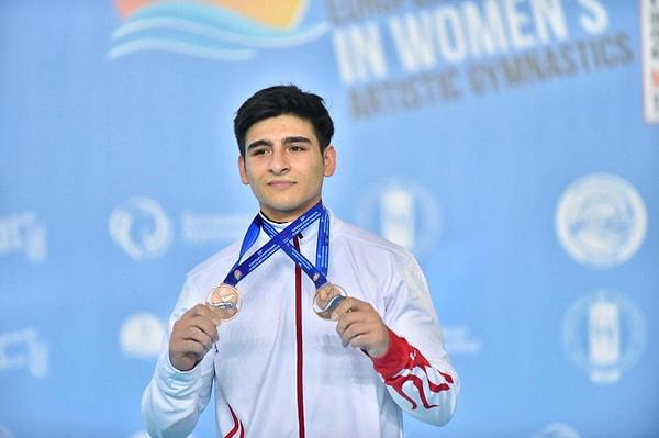 Bora Tarhan da halka aletinde 13000 puan toplayarak bronz madalya kazandı. Genç sporcu, 14016 puan topladığı atlama masasındaki performansıyla da ikinci bronz madalyasını aldı.