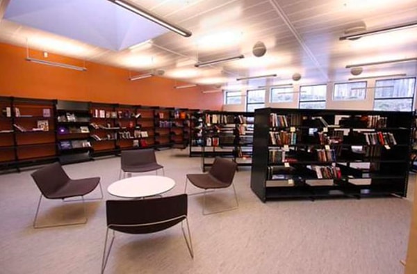 Библиотека в тюрьме.