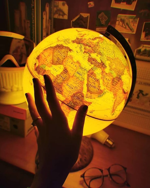 18. "Глобус, который мы превратили в настольную лампу".