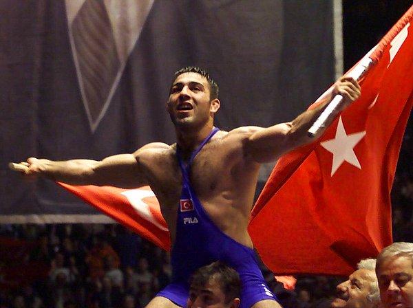 12 Haziran – Eski milli güreşçi Hamza Yerlikaya'nın Vakıfbank yönetimine atanması tartışmaları da beraberinde getirdi