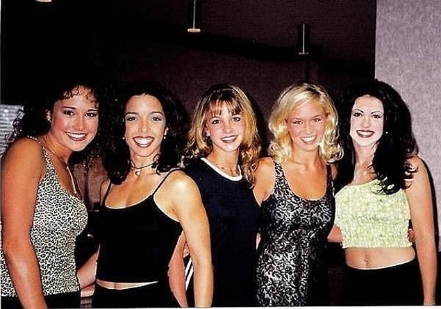 11. Solo kariyerine başlamadan önce, Britney Spears Innosense isimli tamamen kadınlardan oluşan bir grubun üyesiydi.