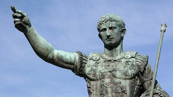 16. Roma İmparatoru Caligula, favori atlarından birini senatör ilan etmişti.
