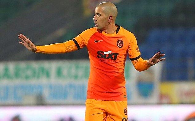 Galatasaray’da sakatlanan Feghouli, 34. dakikada yerini Ömer Bayram’a bıraktı.